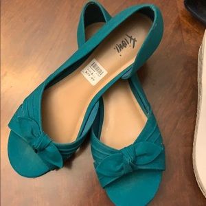 NWOT Aqua shoes with bow